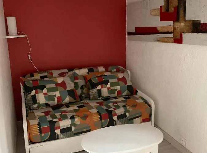 Holiday home Maison Chaleureuse En Plein Coeur De *